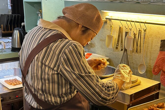 Street Food Tour in Jongno, Heart of Seoul - Bukchon Hanok Village: hanok alleys plus a photo-friendly finish