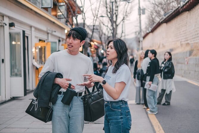 Street photoshoot and Seoul Hidden gem History Walking Tour - Key reasons to book this Seoul street photoshoot walk