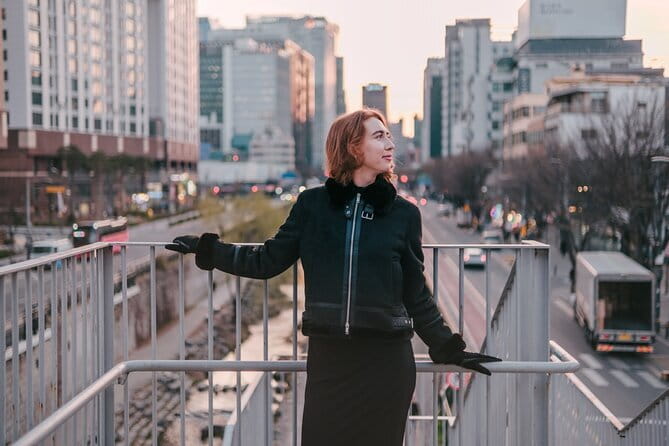 Street photoshoot and Seoul Hidden gem History Walking Tour - Golden-hour Seoul routing: Jongmyo to Cheonggyecheon to Ikseon-dong