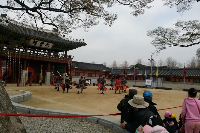Suwon Hwaseong Fortress and Korean Folk Village Day Tour from Seoul - How the full 8 hours usually feels in real life