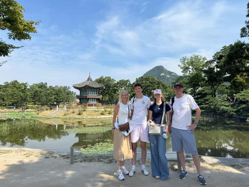 Time Travel in Seoul: Gyeongbokgung, Folk Museum & Bukchon - Gyeongbokgung Station to Joseon royalty: the first hour that sets the tone