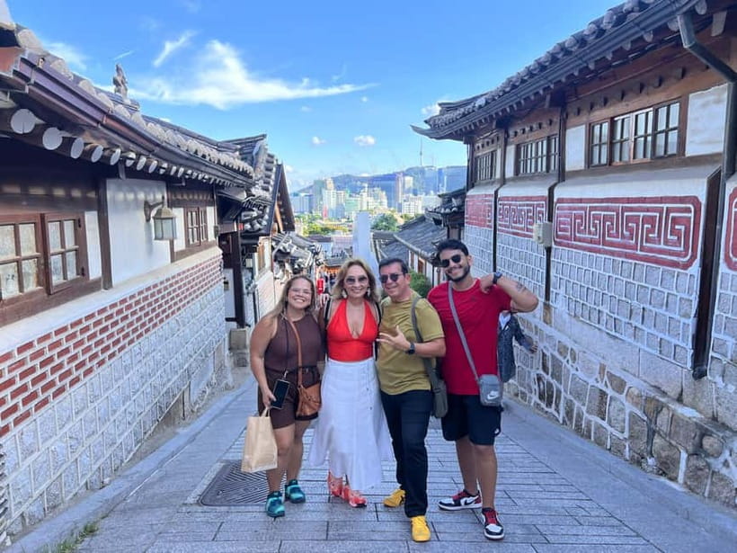Time Travel in Seoul: Gyeongbokgung, Folk Museum & Bukchon - National Folk Museum: make Korea personal with everyday objects