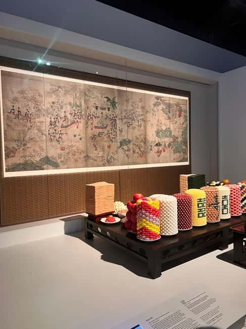 Time Travel in Seoul: Gyeongbokgung, Folk Museum & Bukchon - Mina’s small-group style: the pace you actually want