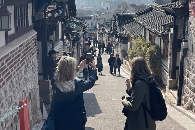 Tour Seoul’s oldest district with a storyteller from Bukchon - Bukchon’s slow-burning story, from Joseon power to the 1980s