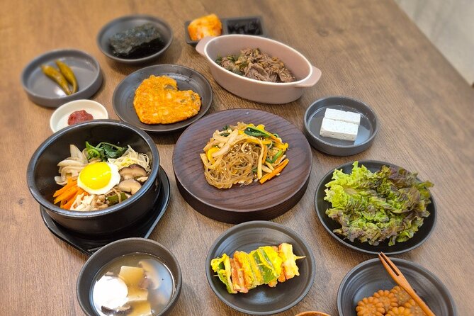 Traditional Korean 6-Dish Cooking Class + Hidden Alley Tour Seoul - The family-style meal and how you’ll actually use what you learn
