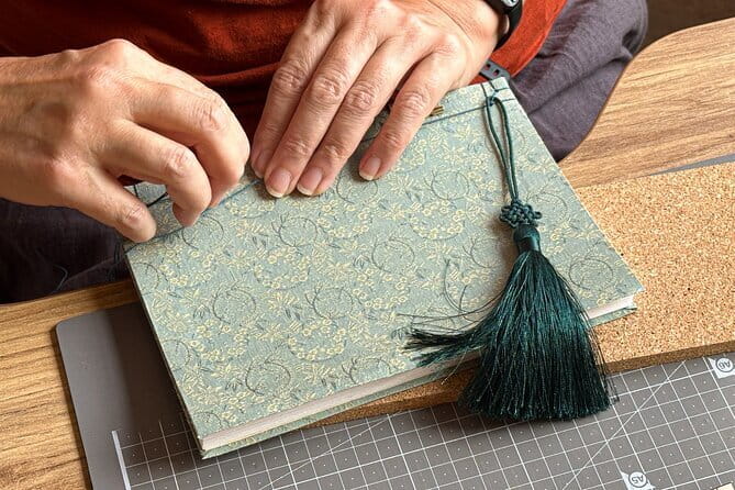 Traditional Korean Bookbinding Experience in Seoul, Hongdae - Why Hanji-and-Silk Bookbinding Feels Like More Than a Souvenir