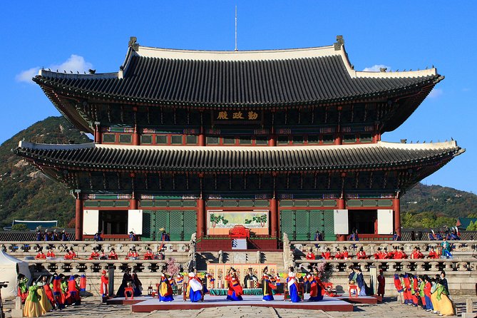 Walking Tour with Gyeongbokgung Palace, Bukchon, Insadong - Gyeongbokgung Palace photos + the Joseon storyline in one stop