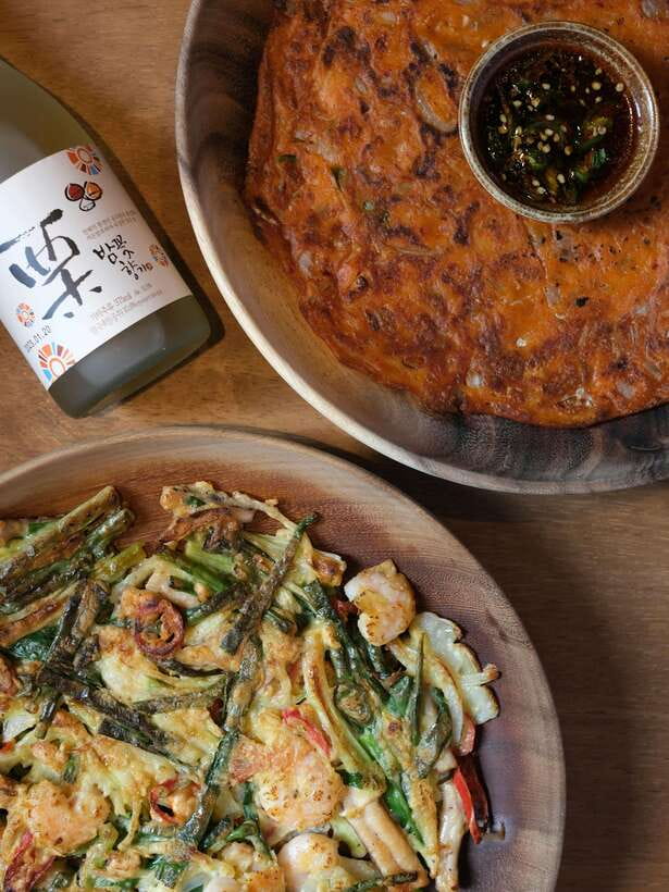 You're Invited to Our Home in Seoul: The Only Cooking Class! - Quick hits