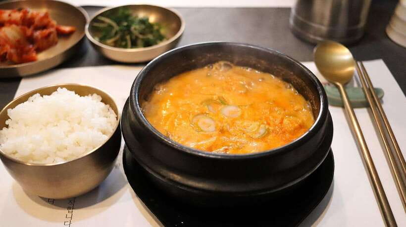 You're Invited to Our Home in Seoul: The Only Cooking Class! - The banchan, tea, and desserts: how the meal feels like home