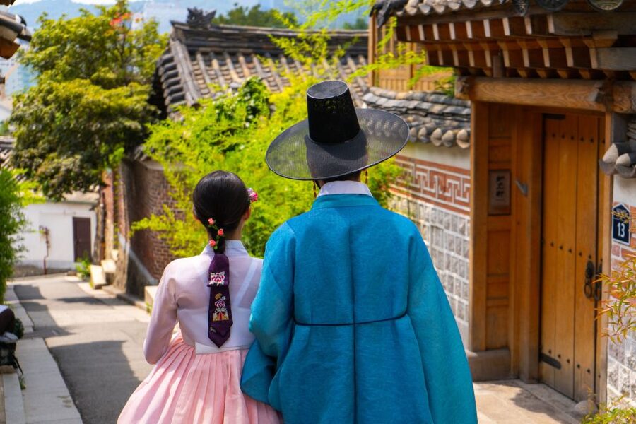 Your Personal Seoul Photographer! - Going with hanbok: great look, but you need to prepare it