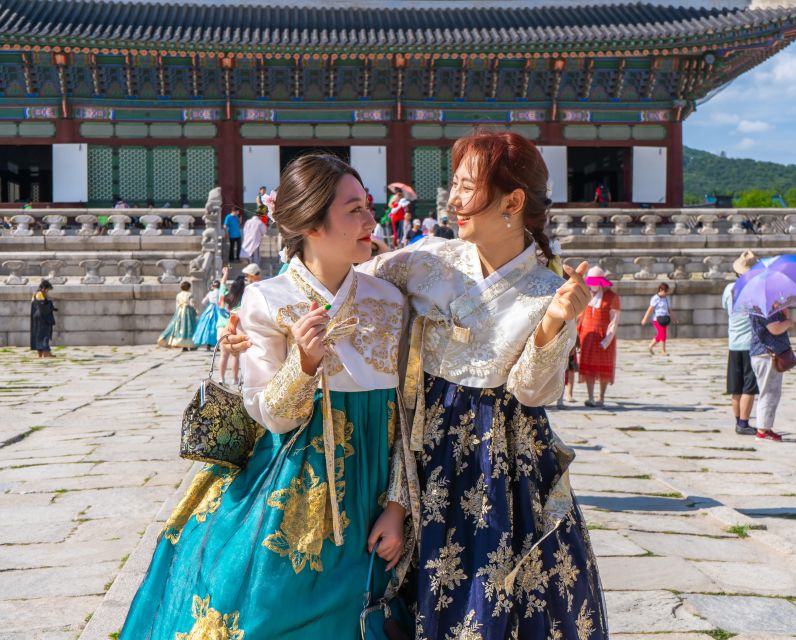 Your Personal Seoul Photographer! - What you’ll get afterward: 30–40 edited photos by email